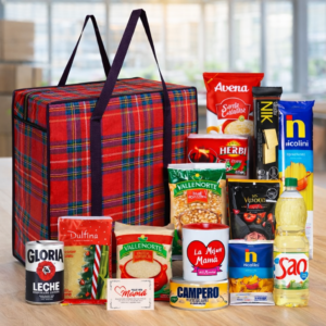 Canasta de víveres por el Día de la Madre con bolsa térmica roja y productos básicos como leche Gloria, arroz, avena, fideos, aceite y conservas, ideal para regalos corporativos en Lima Perú.